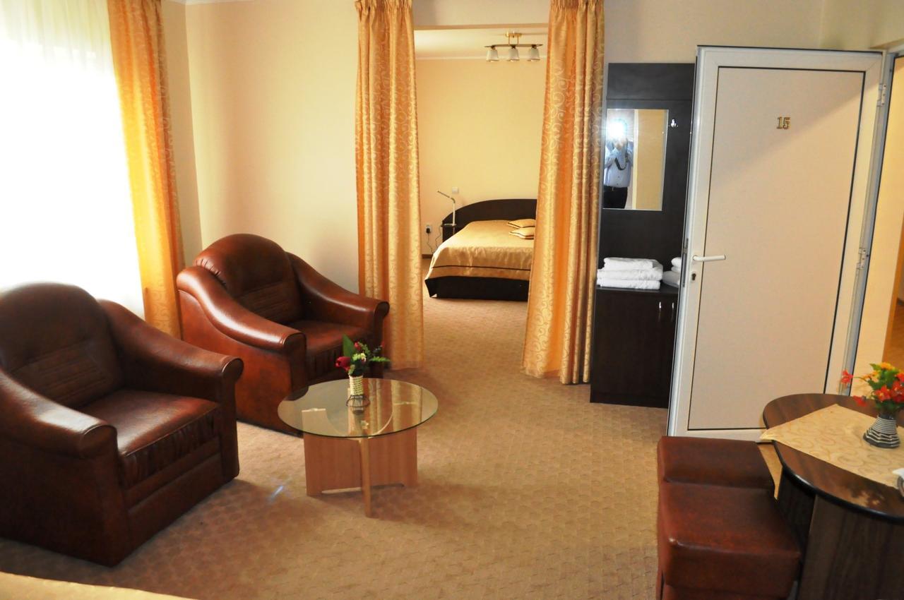 Hotel Andrei กัมปิอา ตัวร์ซิ ภายนอก รูปภาพ