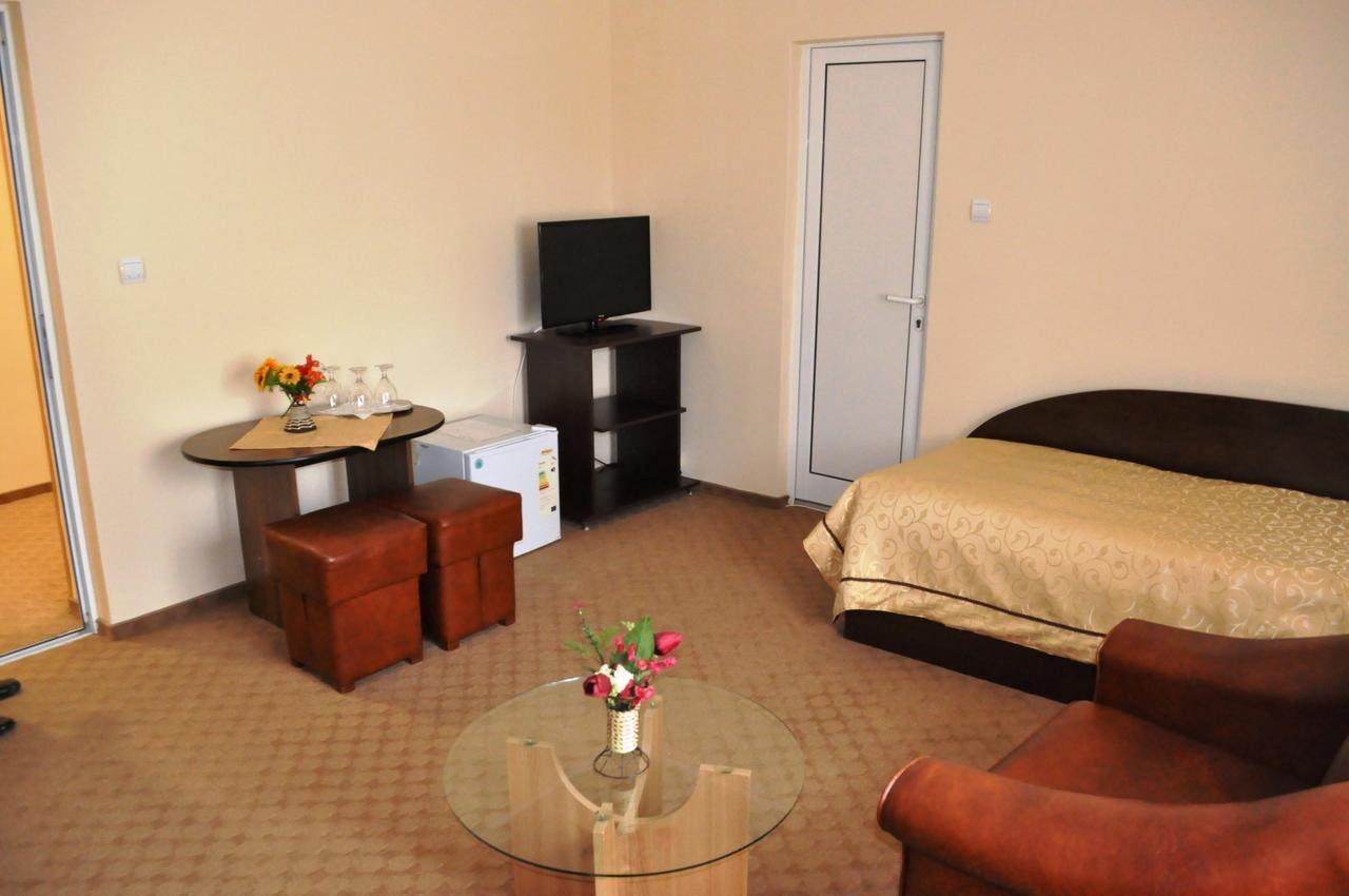 Hotel Andrei กัมปิอา ตัวร์ซิ ภายนอก รูปภาพ