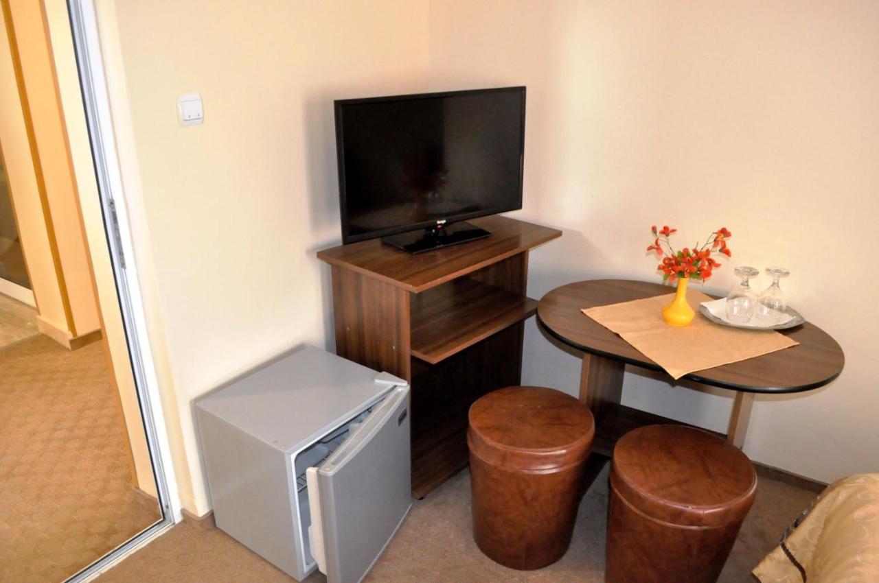 Hotel Andrei กัมปิอา ตัวร์ซิ ภายนอก รูปภาพ